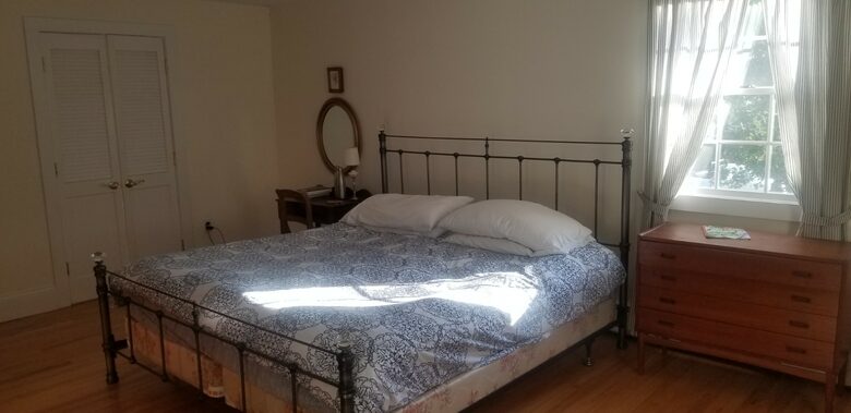 Home Exchange in Jamestown, RI, views of the Atlantic Ocean