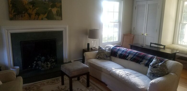 Home Exchange in Jamestown, RI, beach house living room