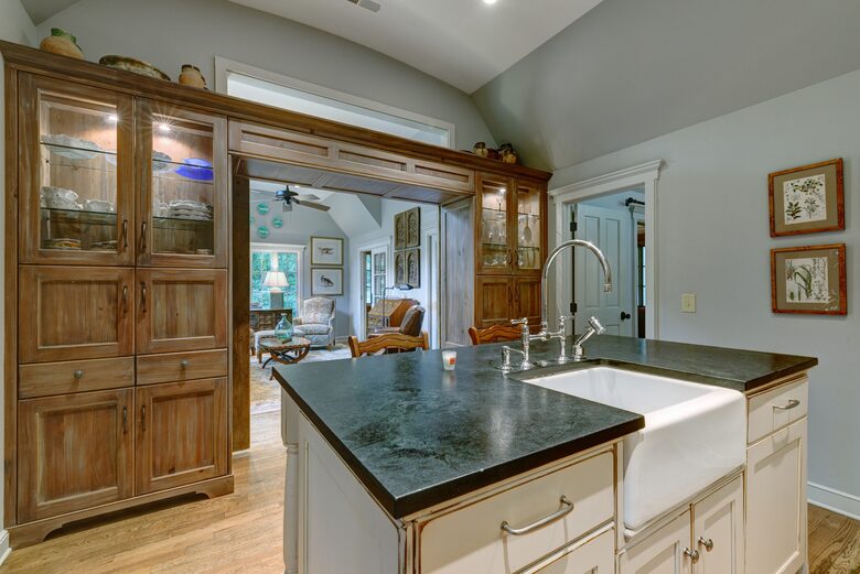 Quaint Highlands Cottage - Highlands, North Carolina