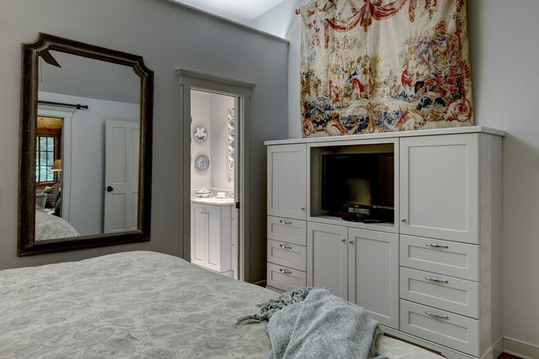 Quaint Highlands Cottage - Highlands, North Carolina