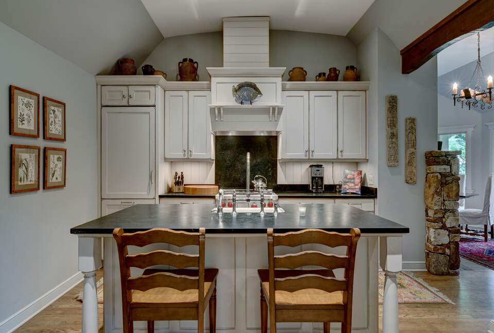 Quaint Highlands Cottage - Highlands, North Carolina