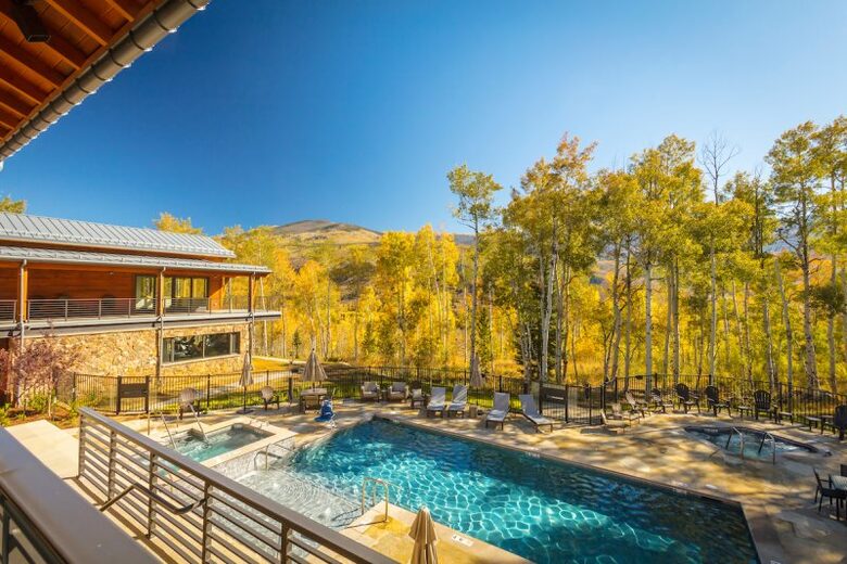 Home Exchange in Silverthorne, CO, community club house pool