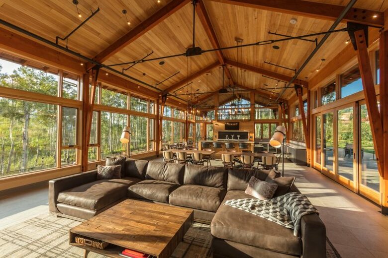 Home Exchange in Silverthorne, CO, community club house living space