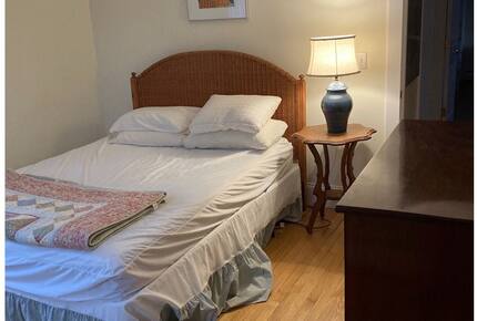 Home Exchange in Jamestown, RI, guest bedroom