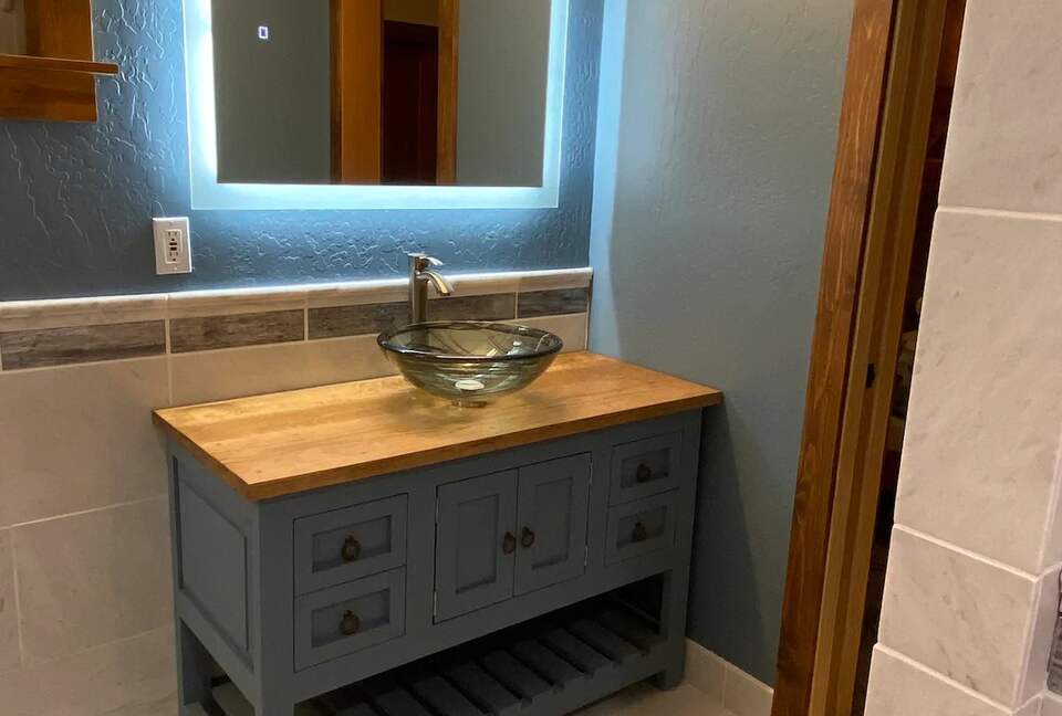Home Exchange in South Lake Tahoe, CA, guest bathroom