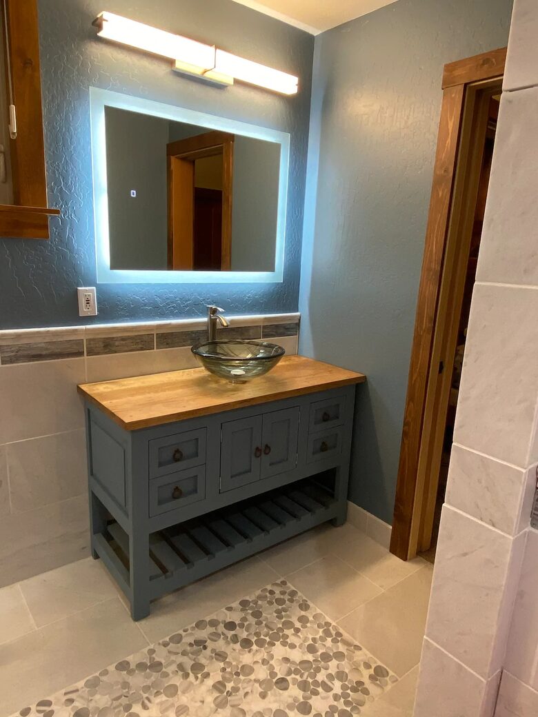 Home Exchange in South Lake Tahoe, CA, guest bathroom