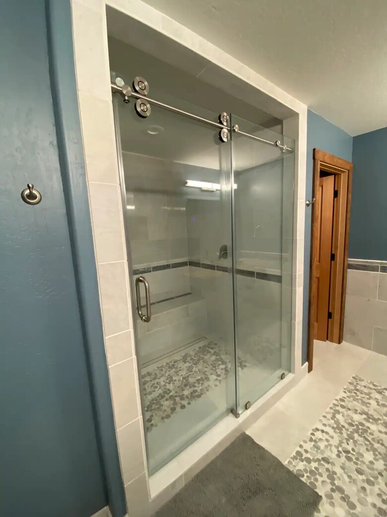 Home Exchange in South Lake Tahoe, CA, en suite walk in shower