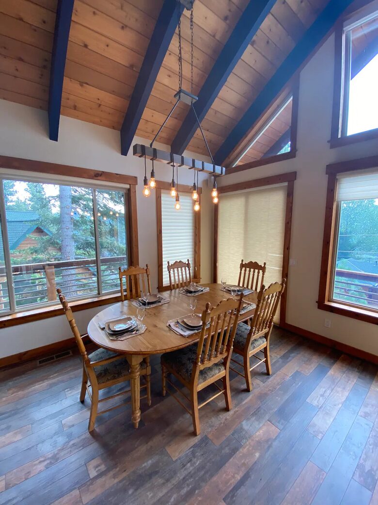 Home Exchange in South Lake Tahoe, CA, dining room