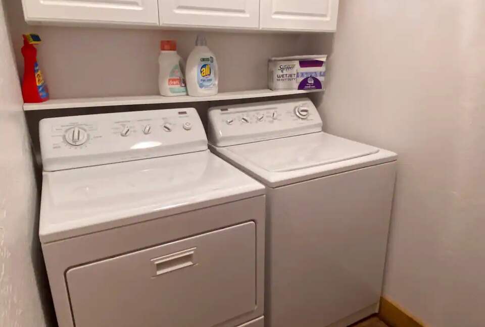 Home Exchange in South Lake Tahoe, CA, laundry room