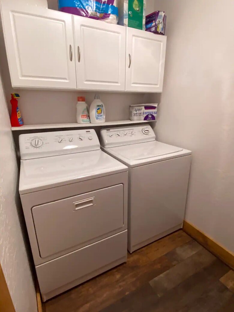 Home Exchange in South Lake Tahoe, CA, laundry room