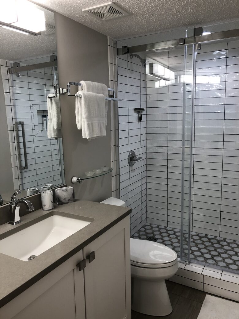 Home Exchange in Orange Beach, AL master bathroom