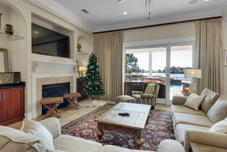 Home Exchange in Destin, FL, lake front property, living room views