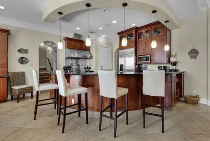 Home Exchange in Destin, FL, lake front property, eat in kitchen