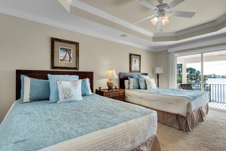 Home Exchange in Destin, FL, lake front property guest bedroom suite