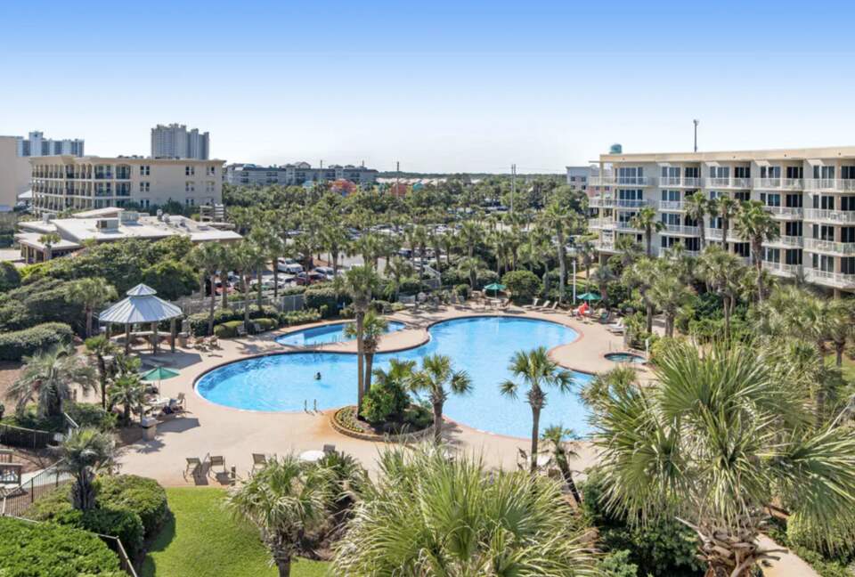 Home Exchange in Miramar Beach, FL, resort style pool