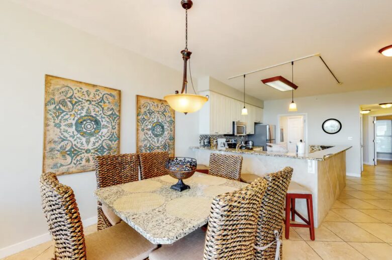 Home Exchange in Miramar Beach, FL, dine in kitchen