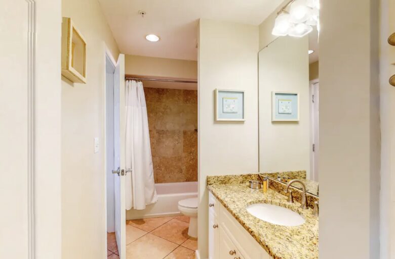 Home Exchange in Miramar Beach, FL, guest bathroom