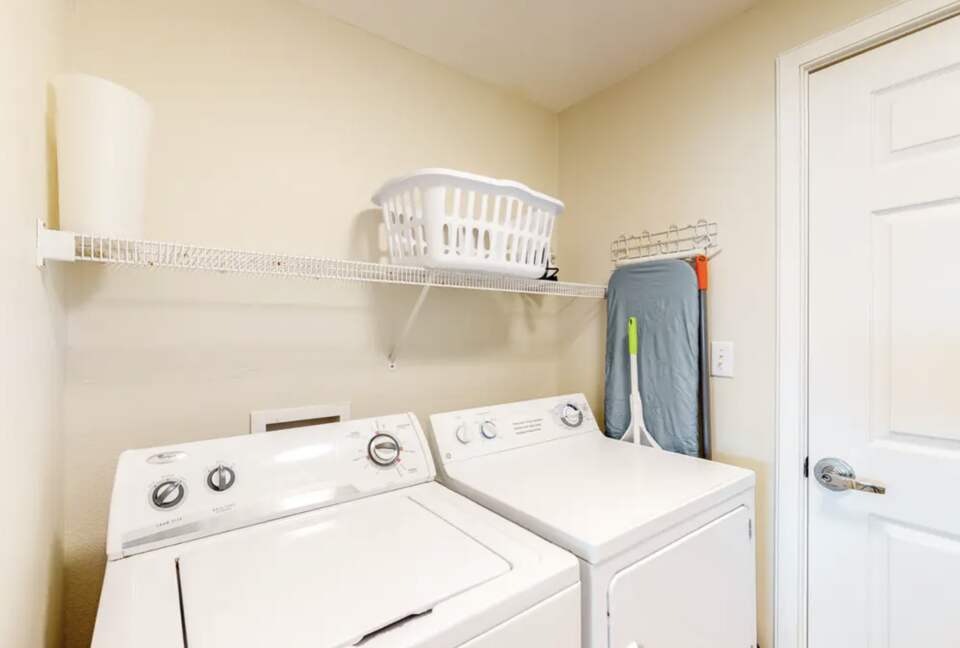 Home Exchange in Miramar Beach, FL, laundry room