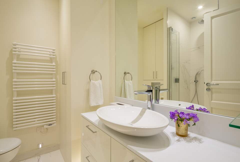 Syrah - Paris, France