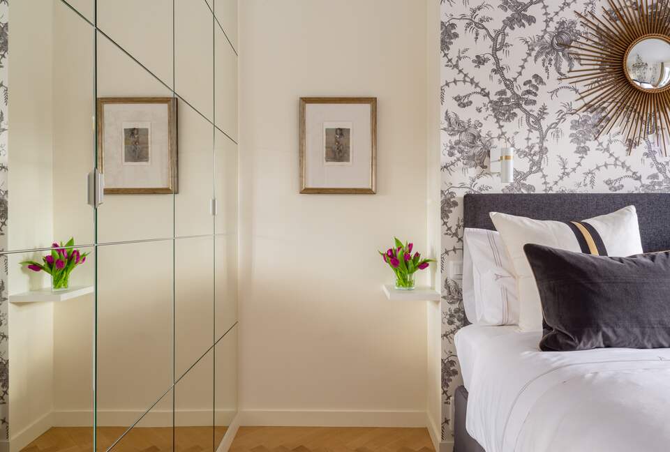 Syrah - Paris, France