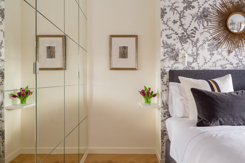 Syrah - Paris, France