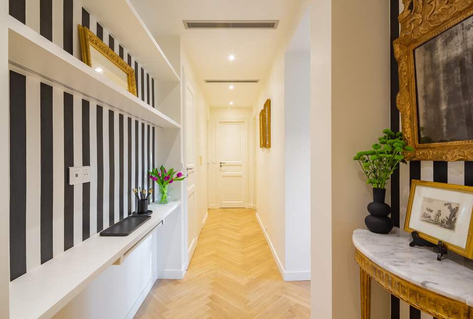 Syrah - Paris, France