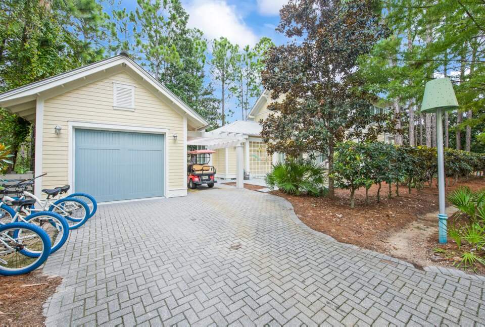 Home Exchange in Santa Rosa Beach, FL, garage with bikes and golf cart