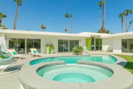 Home Exchange in Palm Springs, CA, pool and hot tub feature