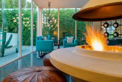 Home Exchange in Palm Springs, CA, panoramic windows