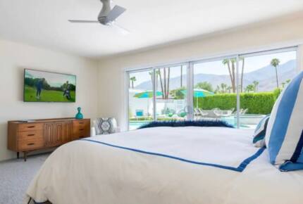 Home Exchange in Palm Springs, CA, master bedroom