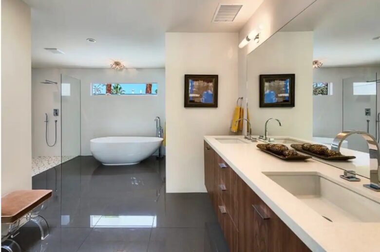 Home Exchange in Palm Springs, CA, master bathroom