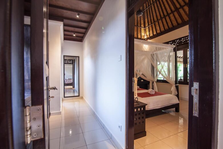 Home exchange in Ubud, Bali, hallway connecting second & third bedroom