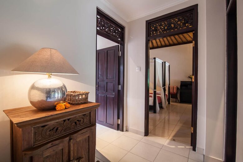 Home exchange in Ubud, Bali, upstairs hallway between bedrooms