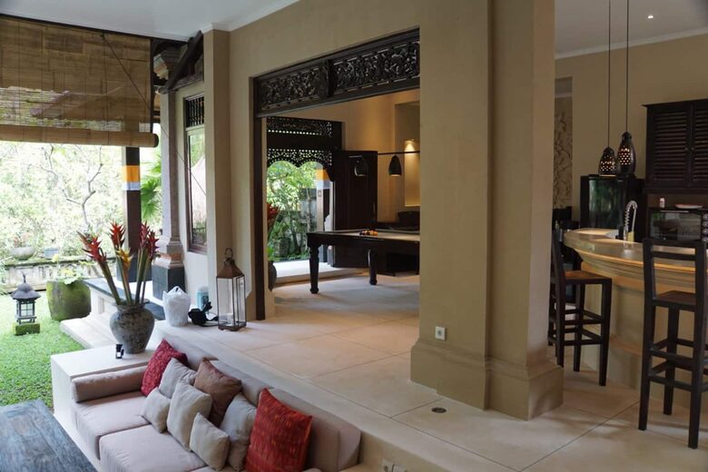 Home exchange in Ubud, Bali, kitchen and dining area open to garden