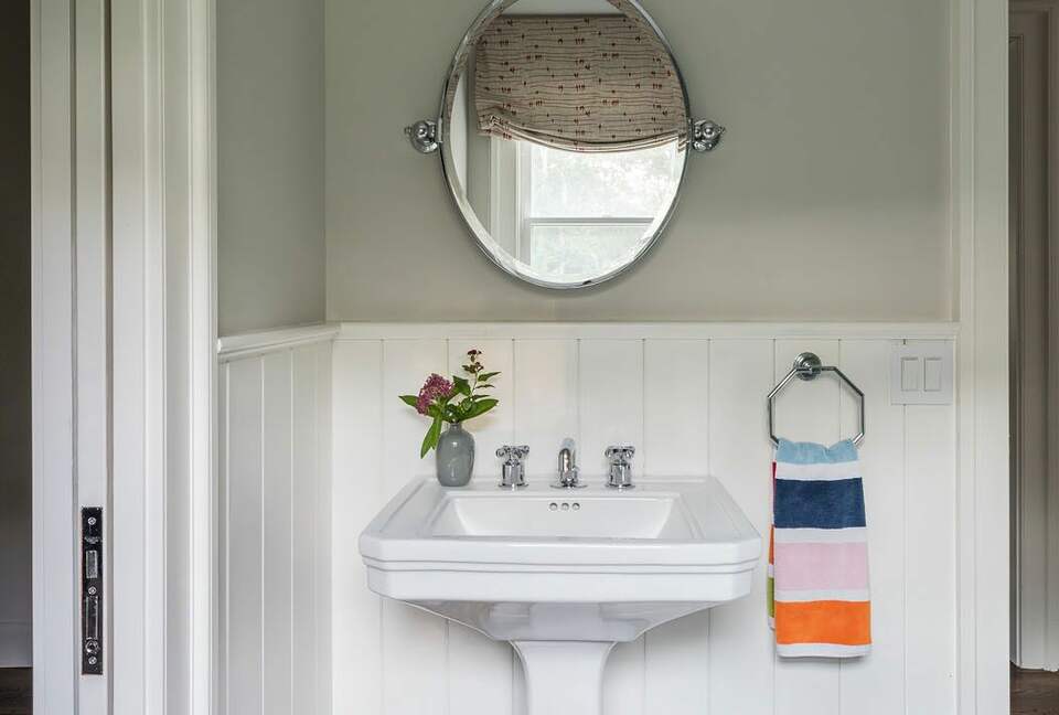 Home Exchange in Sag Harbor, NY, powder bathroom