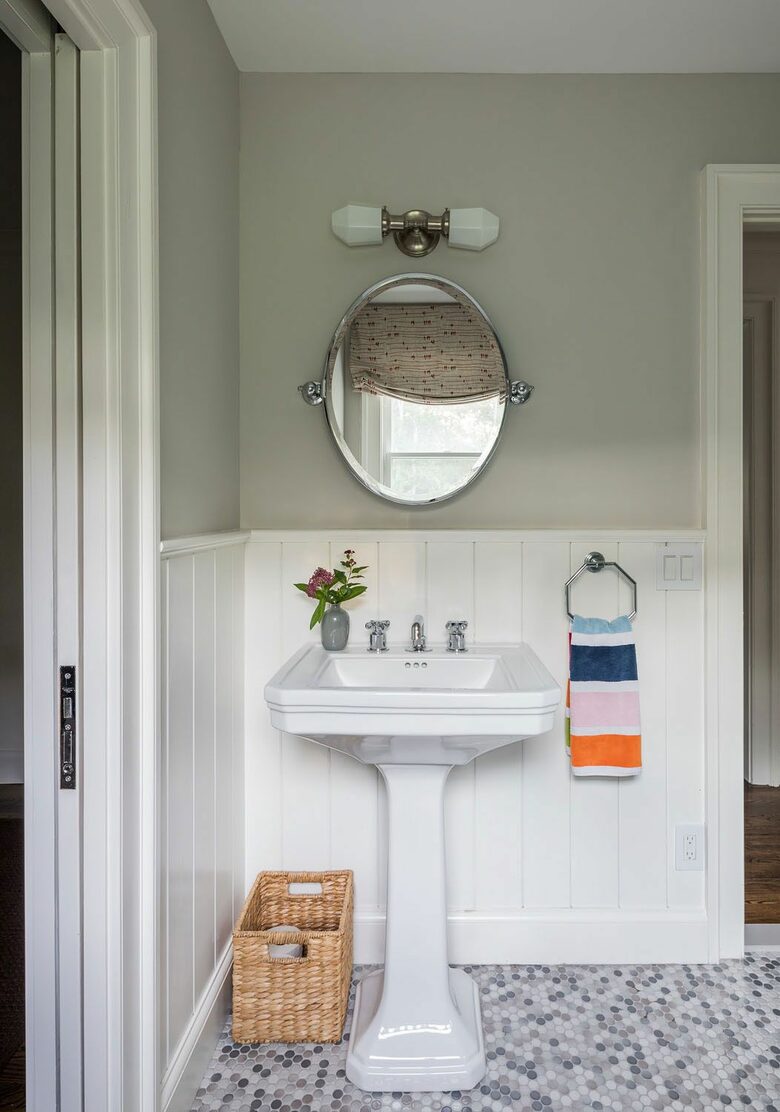 Home Exchange in Sag Harbor, NY, powder bathroom
