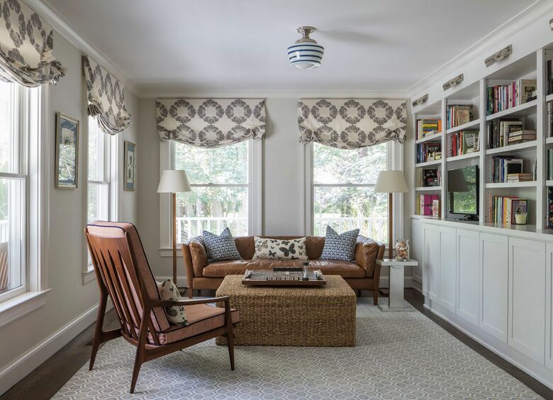 Home Exchange in Sag Harbor, NY, charming library and TV room