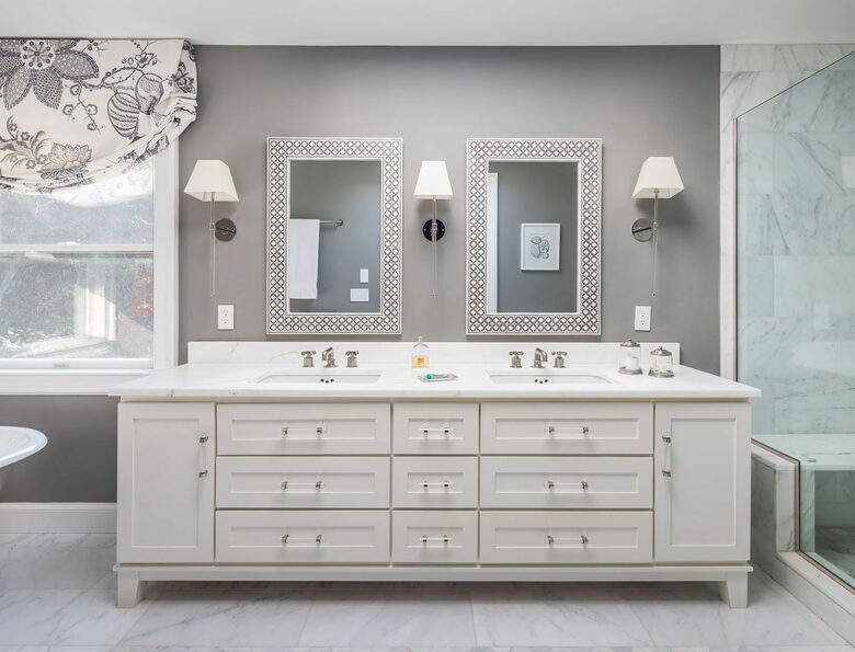 Home Exchange in Sag Harbor, NY, master en suite vanity