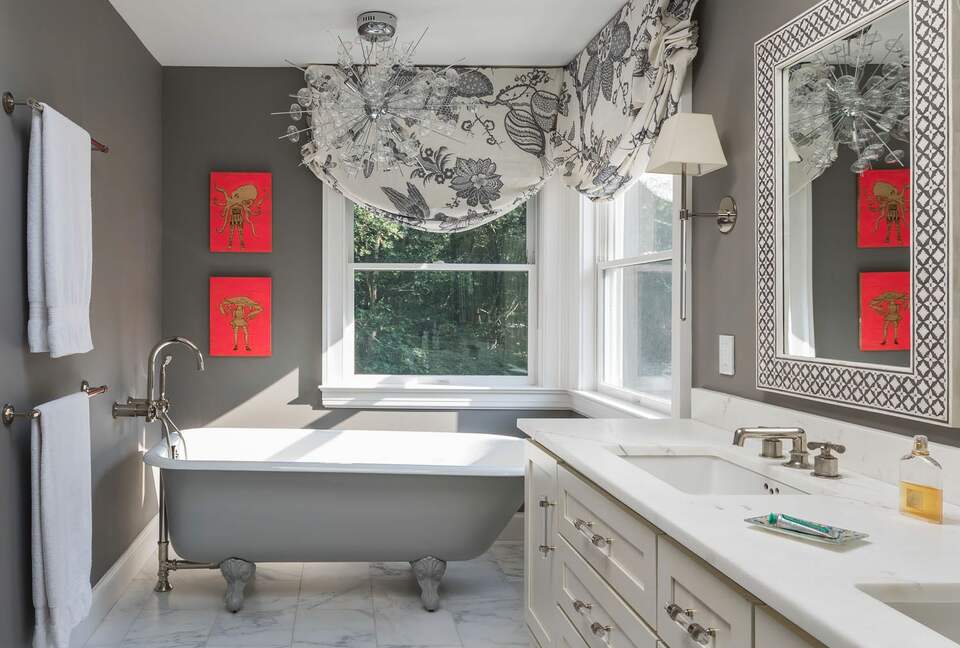 Home Exchange in Sag Harbor, NY, master ensuite soaker tub