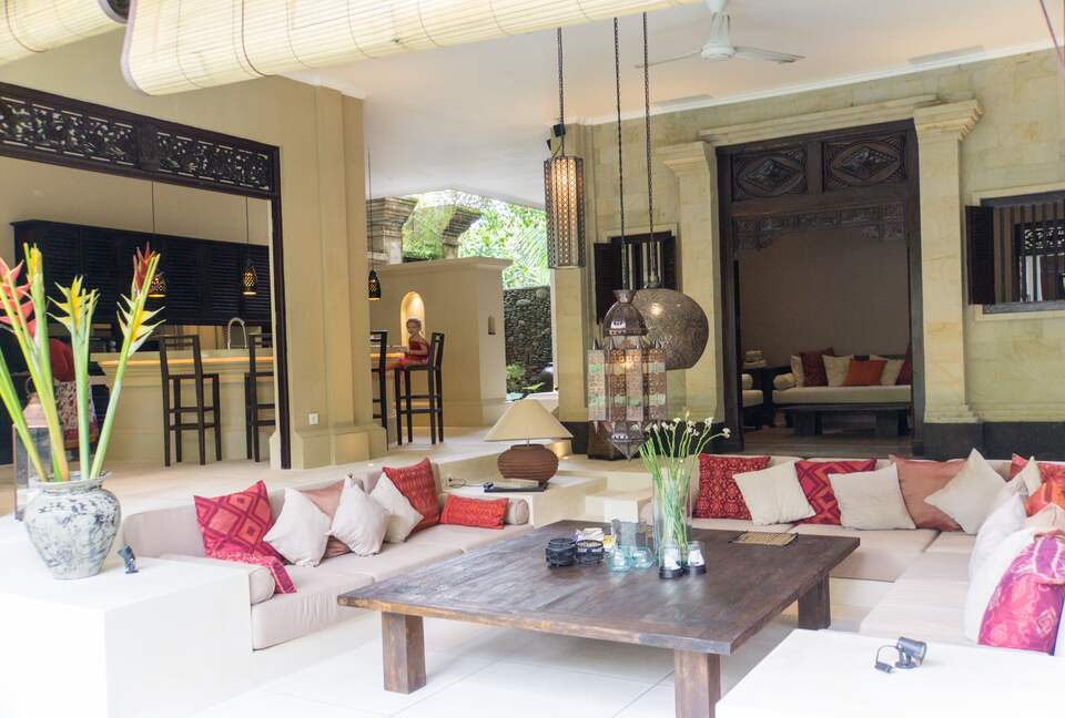 Home exchange in Ubud, Bali, large sunken in seating area