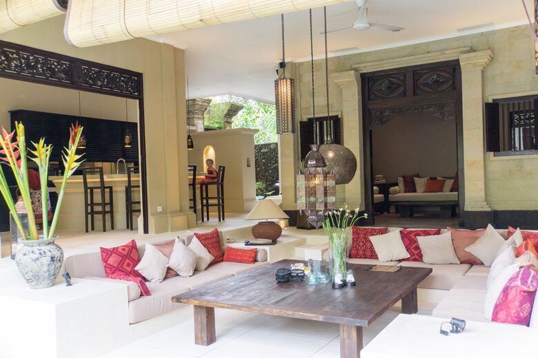 Home exchange in Ubud, Bali, large sunken in seating area