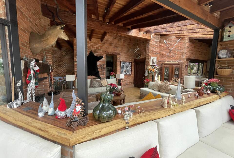 Casa de la Cascada - Lakefront & Waterfall Mexican Multifamily Retreat - Avandaro, Mexico