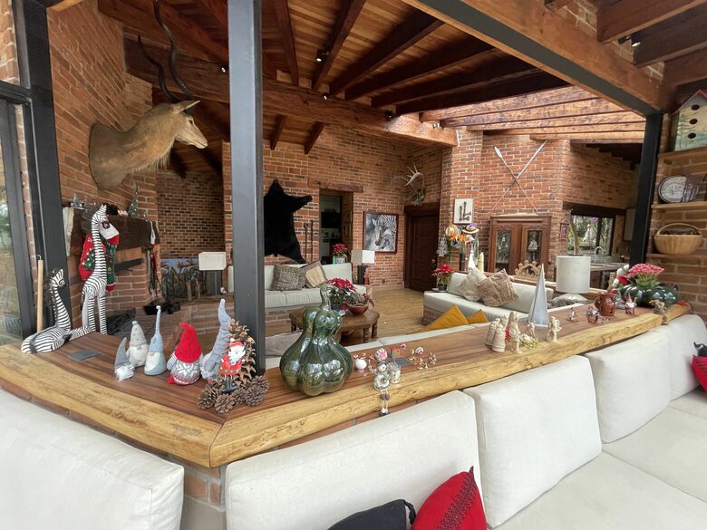 Casa de la Cascada - Lakefront & Waterfall Mexican Multifamily Retreat - Avandaro, Mexico