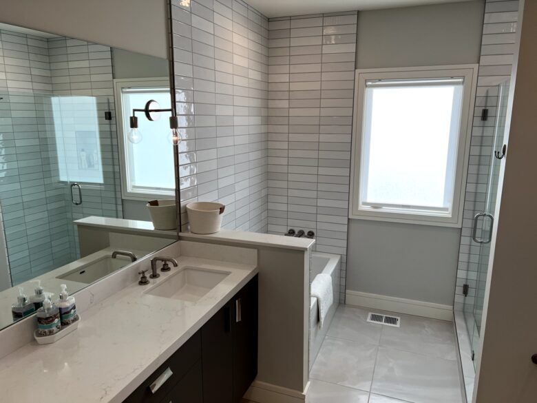 Bathroom #3 w/tub and shower