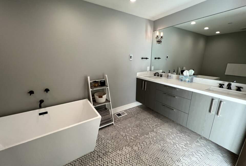 Bathroom #2 w/tub and shower