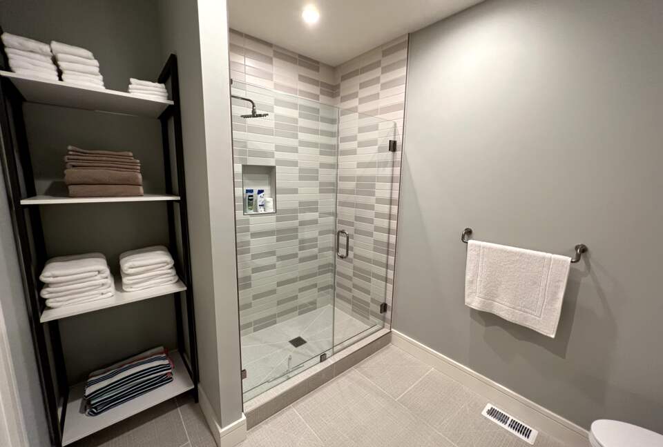 Bathroom #4 w/ shower