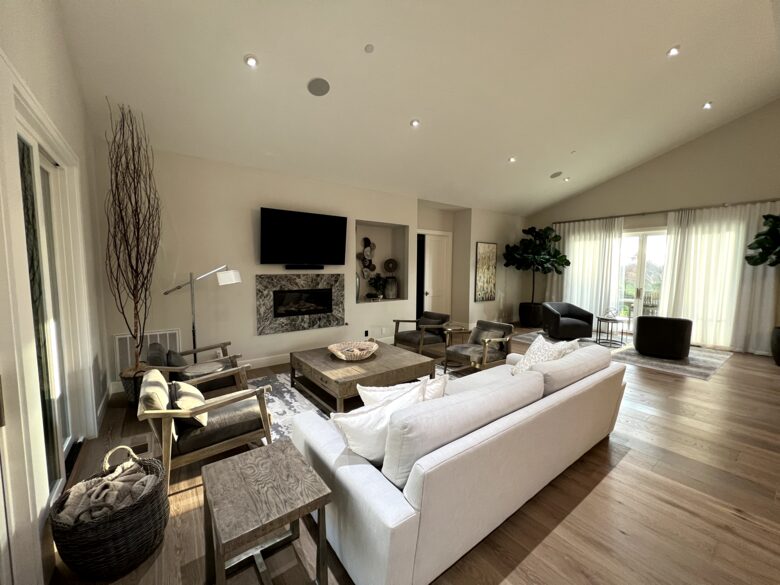 Comfortable main sitting room