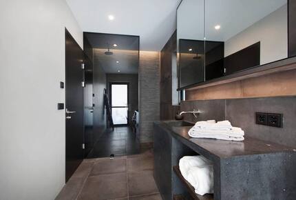 The Luxurious Viking Lodge - Selfoss, Iceland