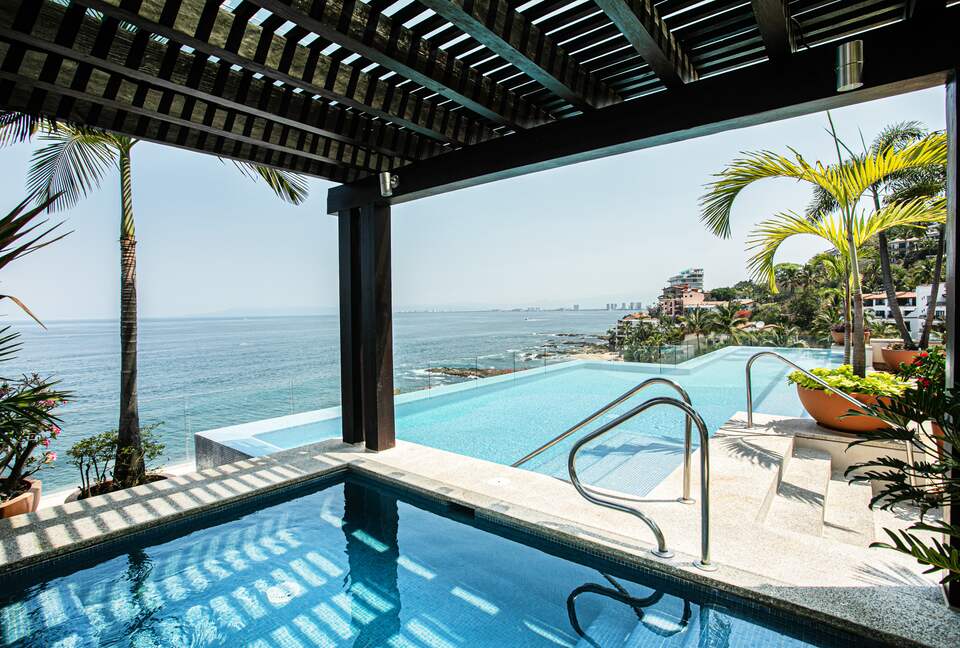 Conchas Chinas Beachfront Luxe - Puerto Vallarta, Mexico