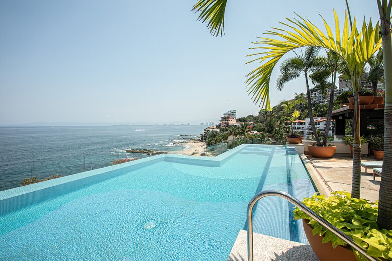 Conchas Chinas Beachfront Luxe - Puerto Vallarta, Mexico